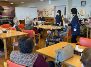 白熱するテーブルホッケー!ラリーが続きます