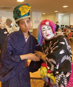 仲睦まじく寄り添う織姫と彦星